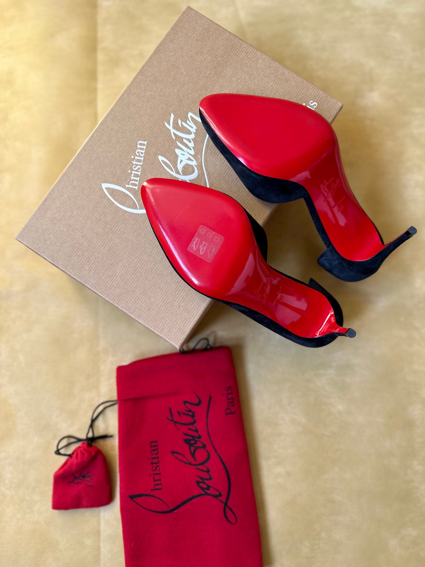 Christian Louboutin Black Round Chick Pumps N.38
