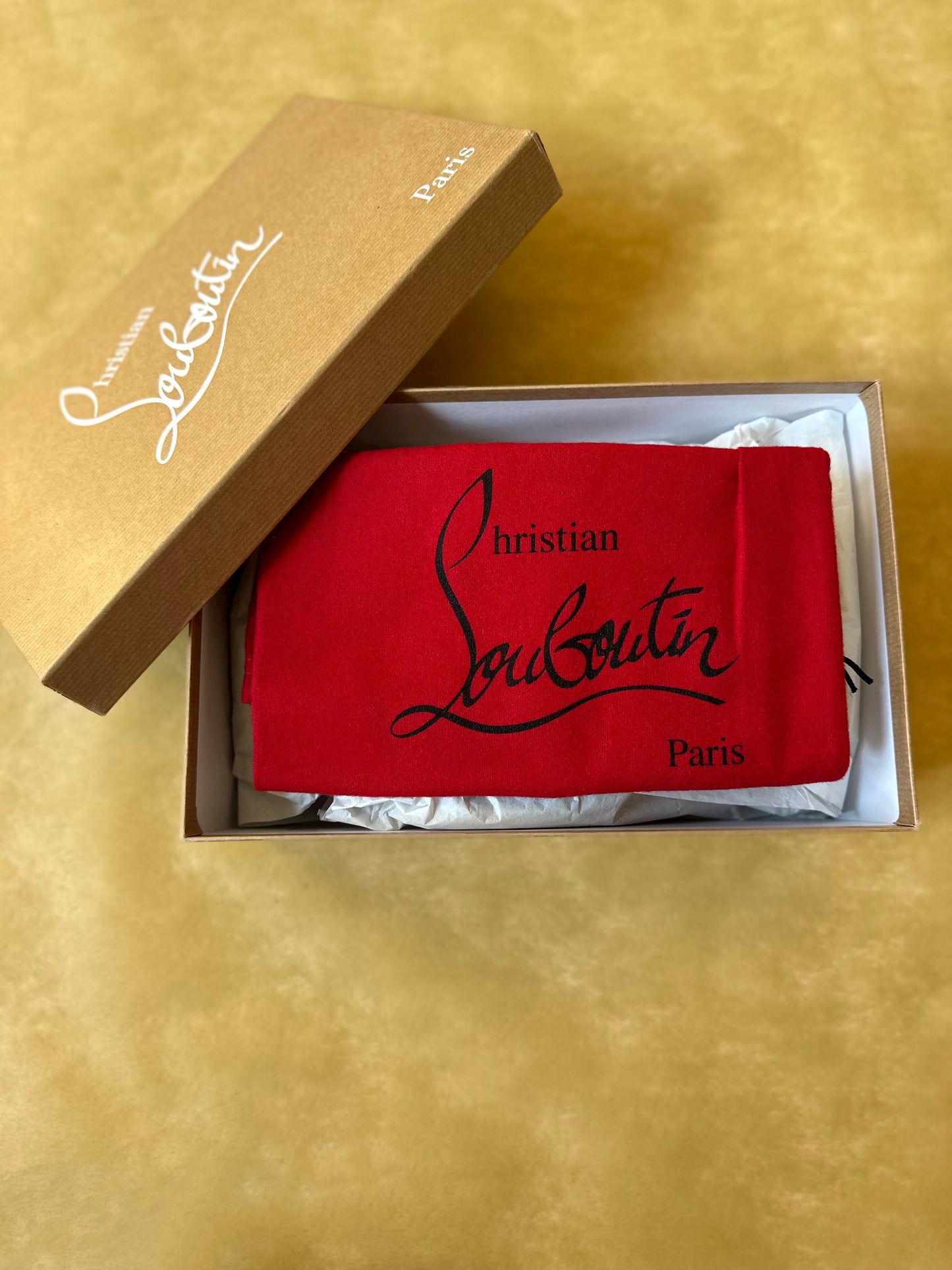 Christian Louboutin Black Round Chick Pumps N.38