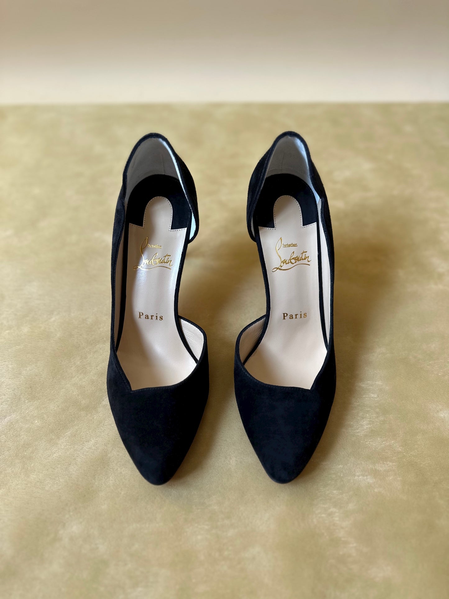 Christian Louboutin Black Round Chick Pumps N.38