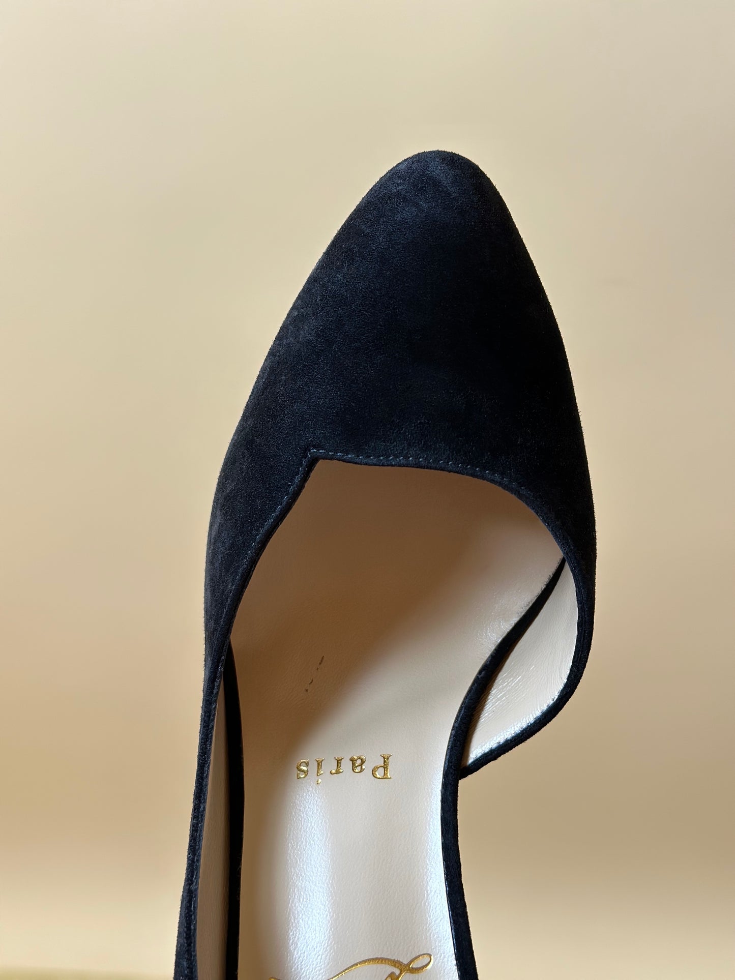 Christian Louboutin Black Round Chick Pumps N.38