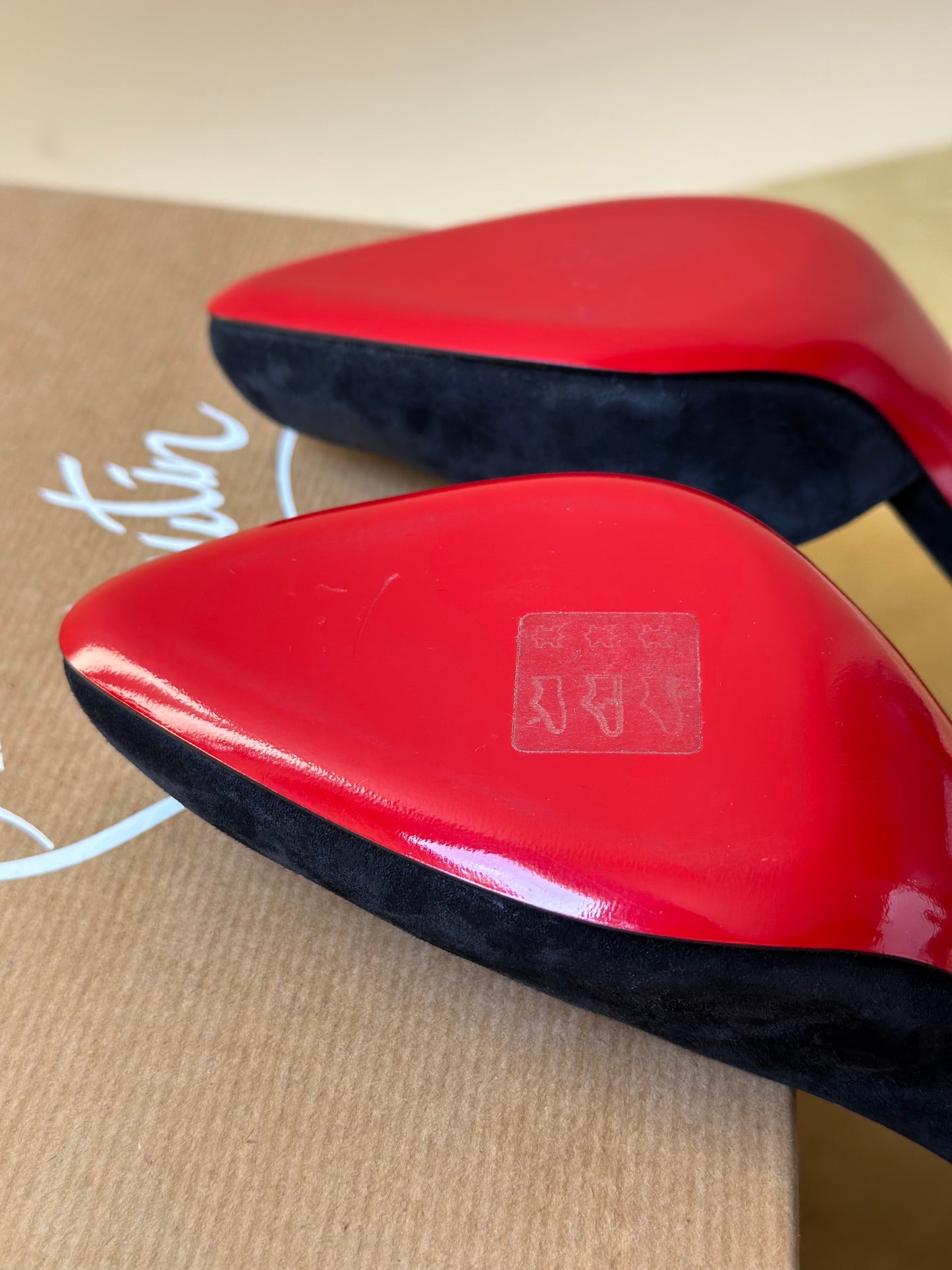 Christian Louboutin Black Round Chick Pumps N.38