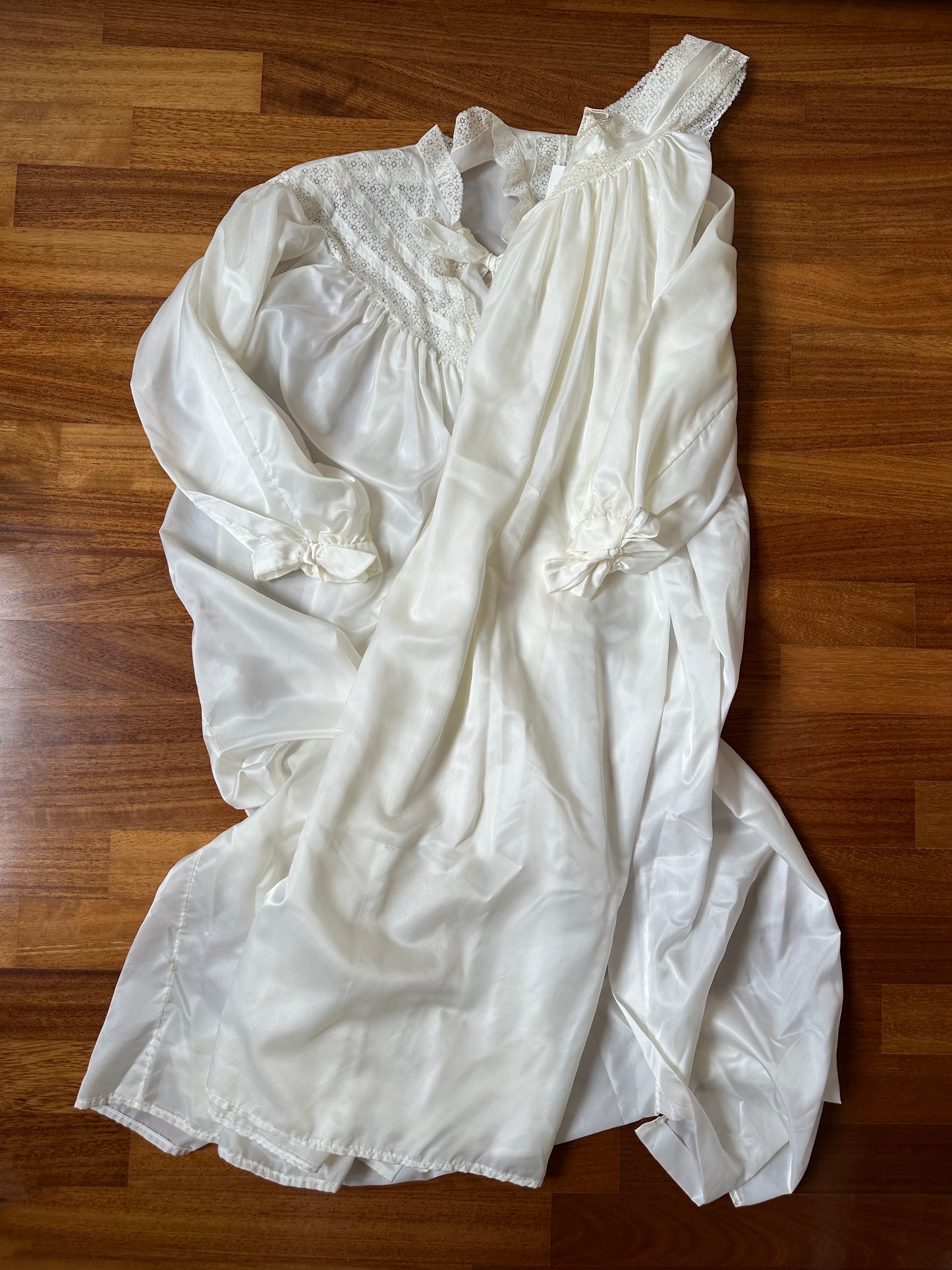Vintage Romantic Robe & Nightgown Set
