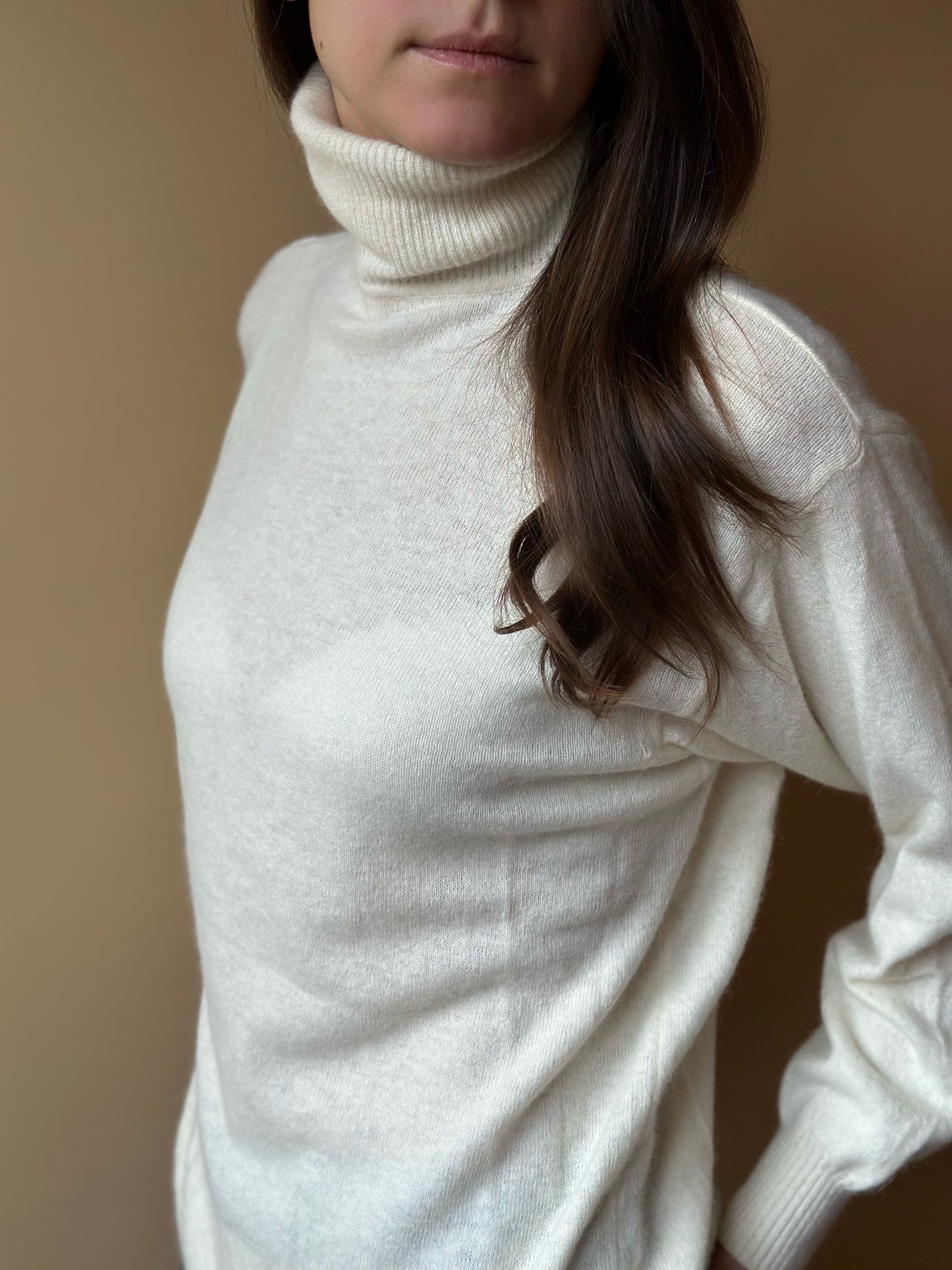 Vintage Milky White Lambswool & Angora Turtleneck