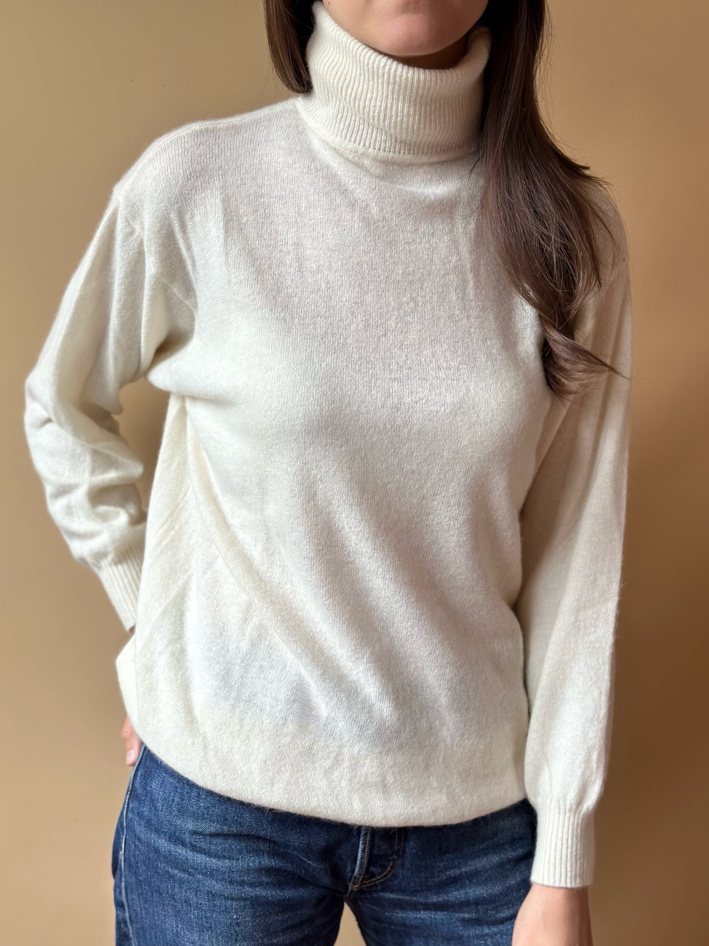 Vintage Milky White Lambswool & Angora Turtleneck