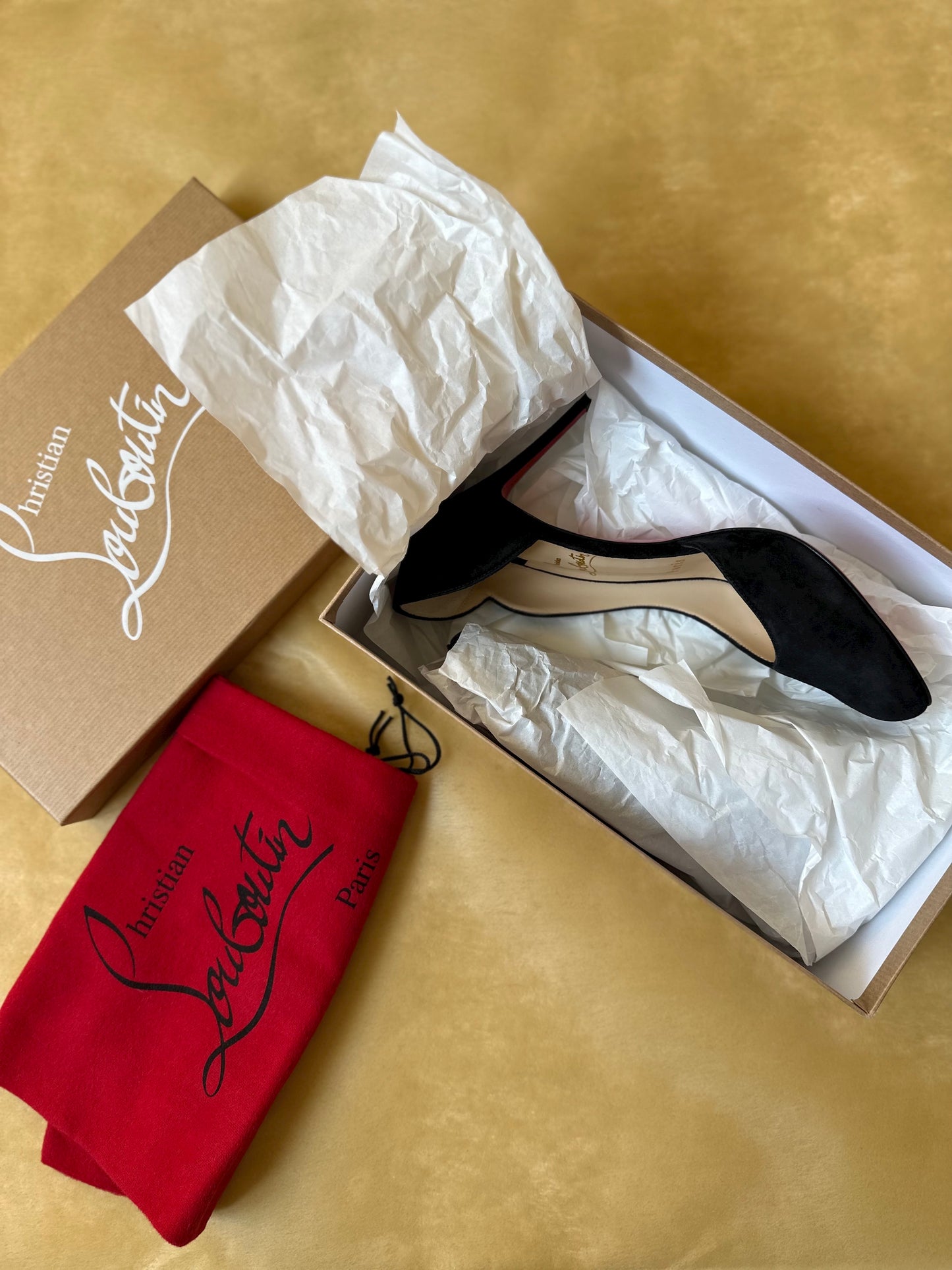 Christian Louboutin Black Round Chick Pumps N.38