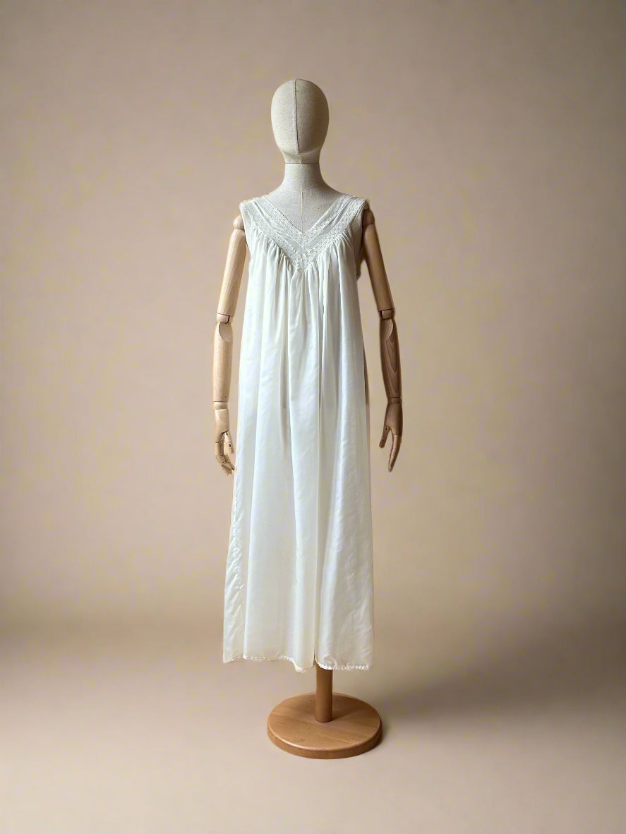 Vintage Romantic Robe & Nightgown Set