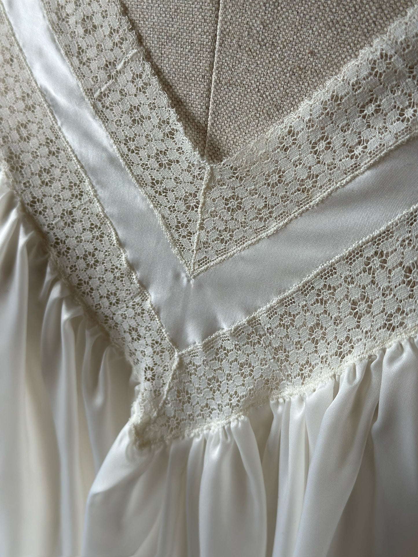 Vintage Romantic Robe & Nightgown Set