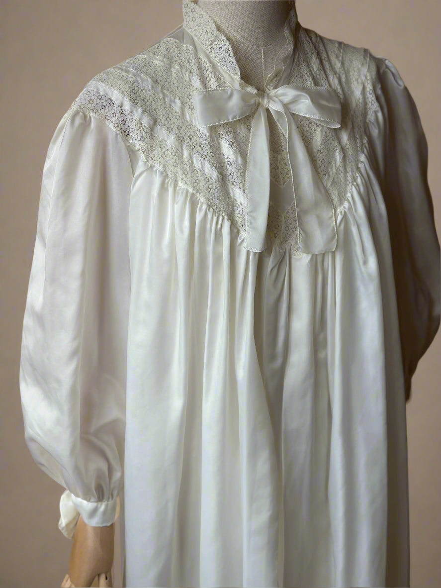 Vintage Romantic Robe & Nightgown Set