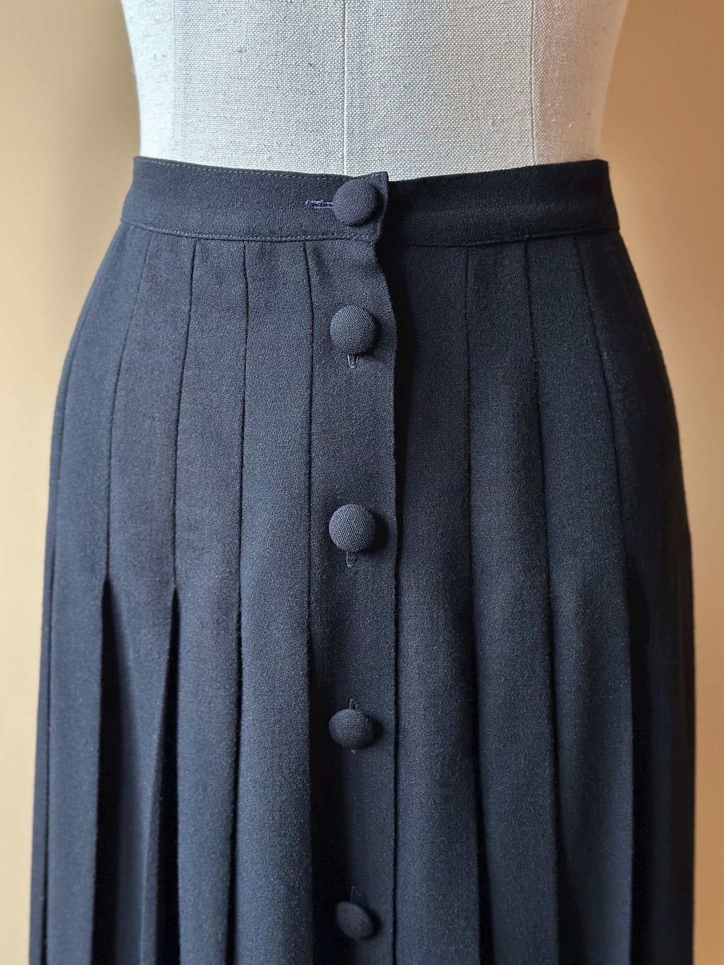 Vintage Midi Pleated Black Skirt