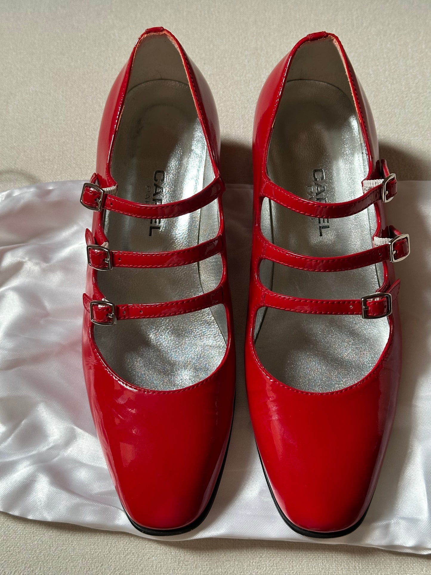Carel Kina Patent Leather Pumps n.37