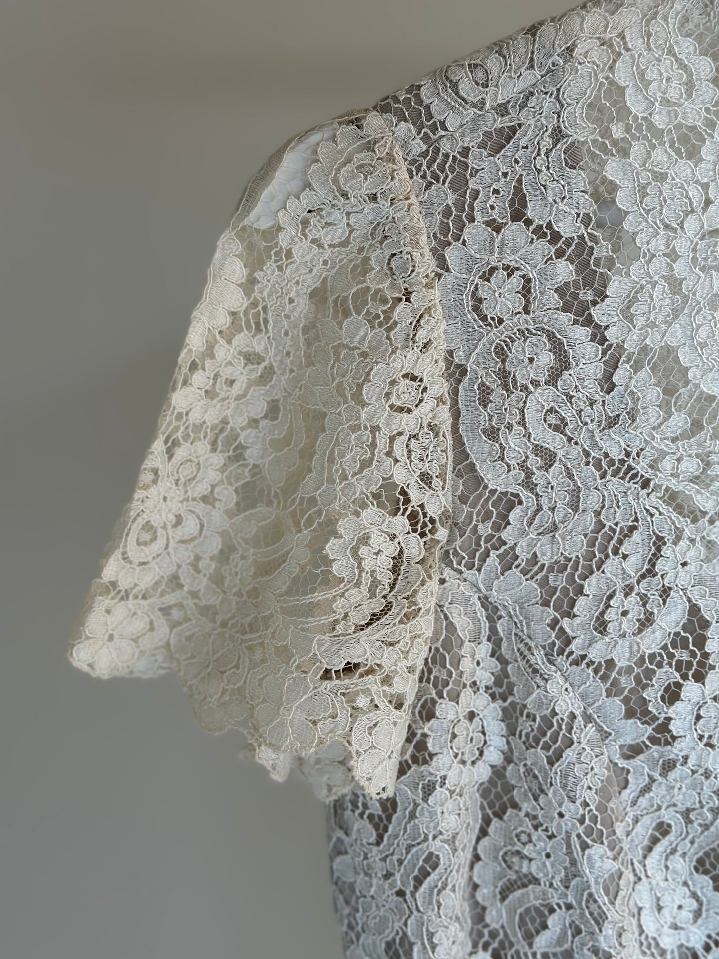 White Lace Short Sleeved Top