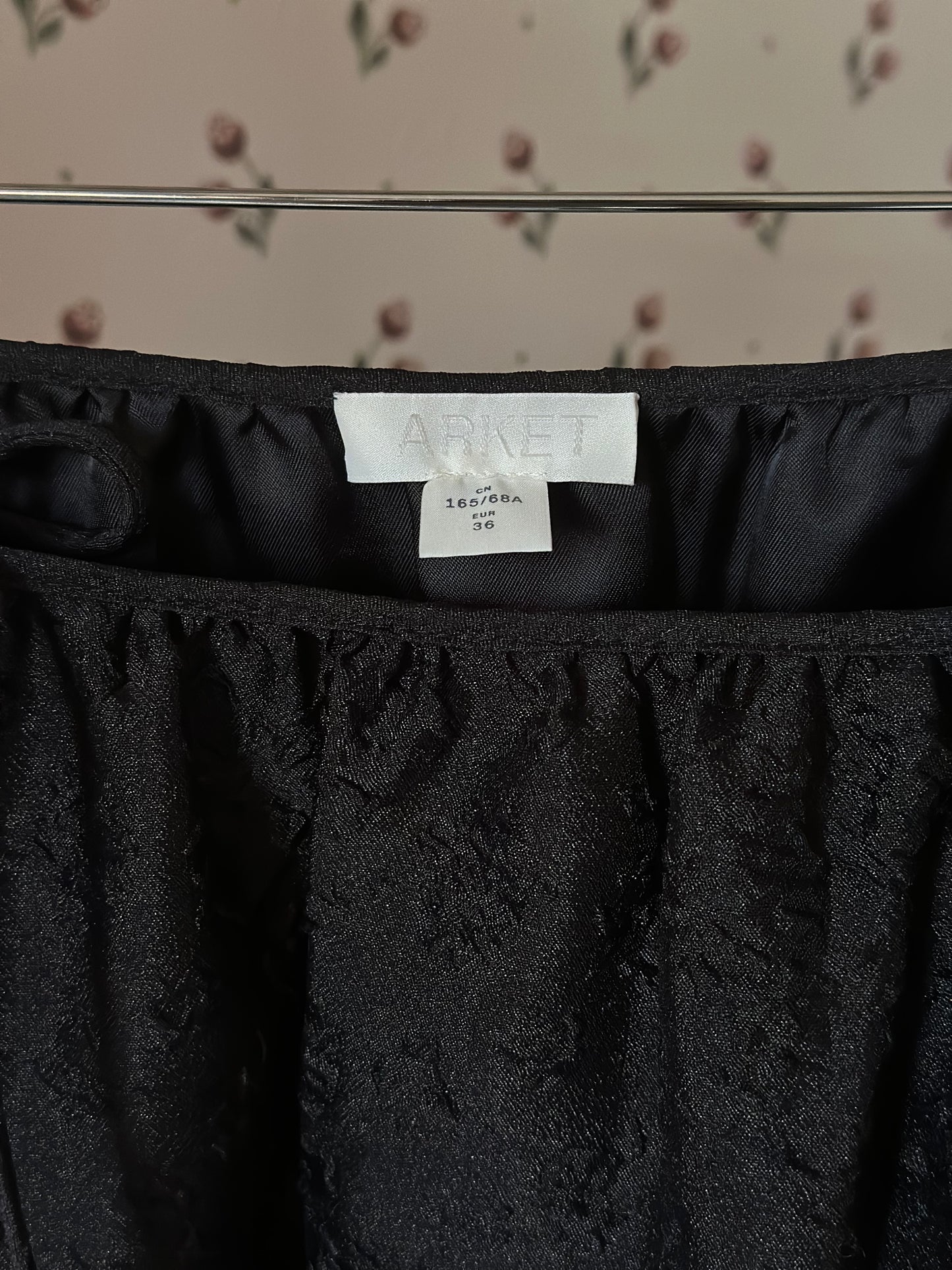 Secondhand Arket Brocade Black Wrap-Up Midi Skirt