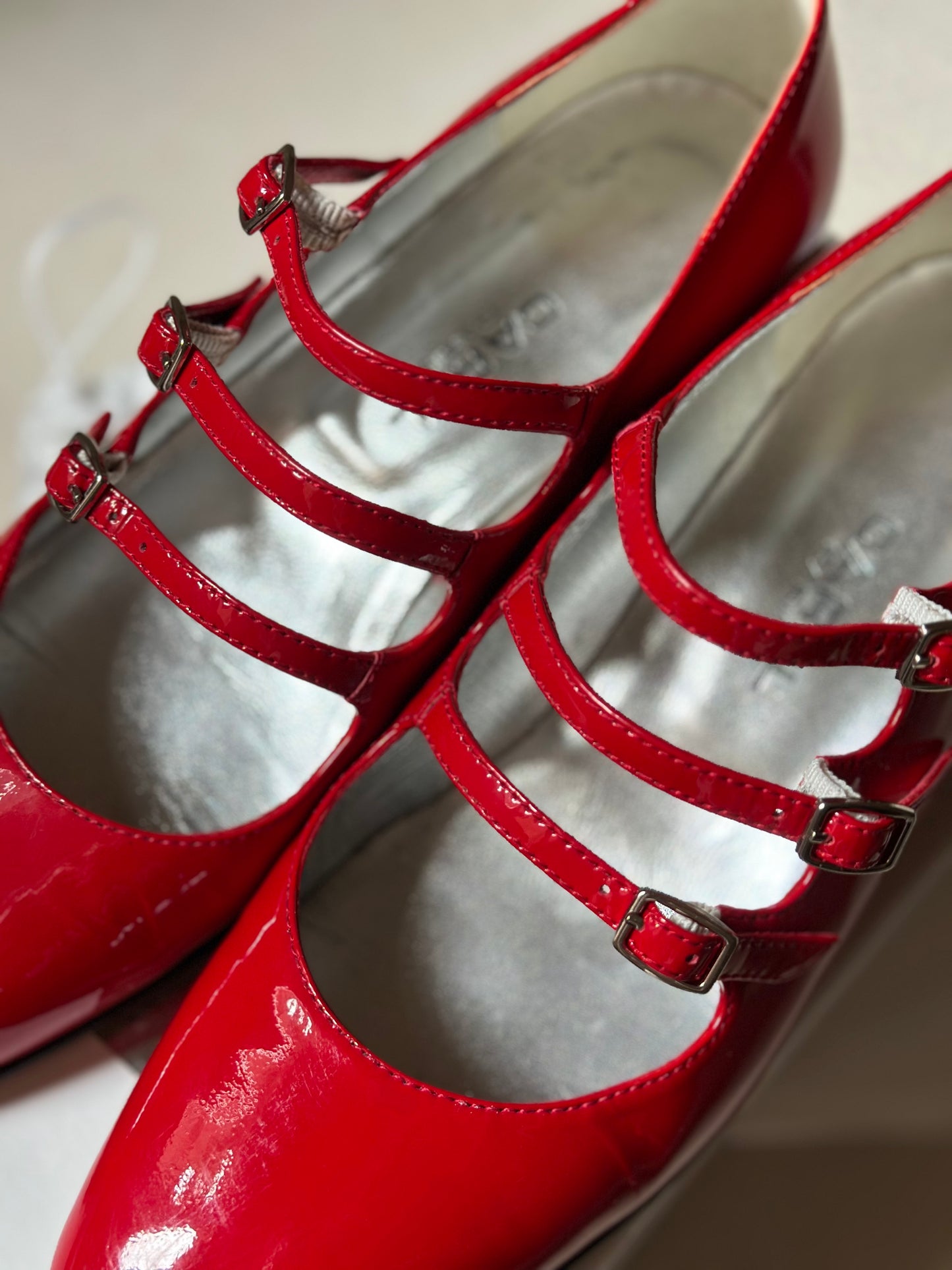 Carel Kina Patent Leather Pumps n.37