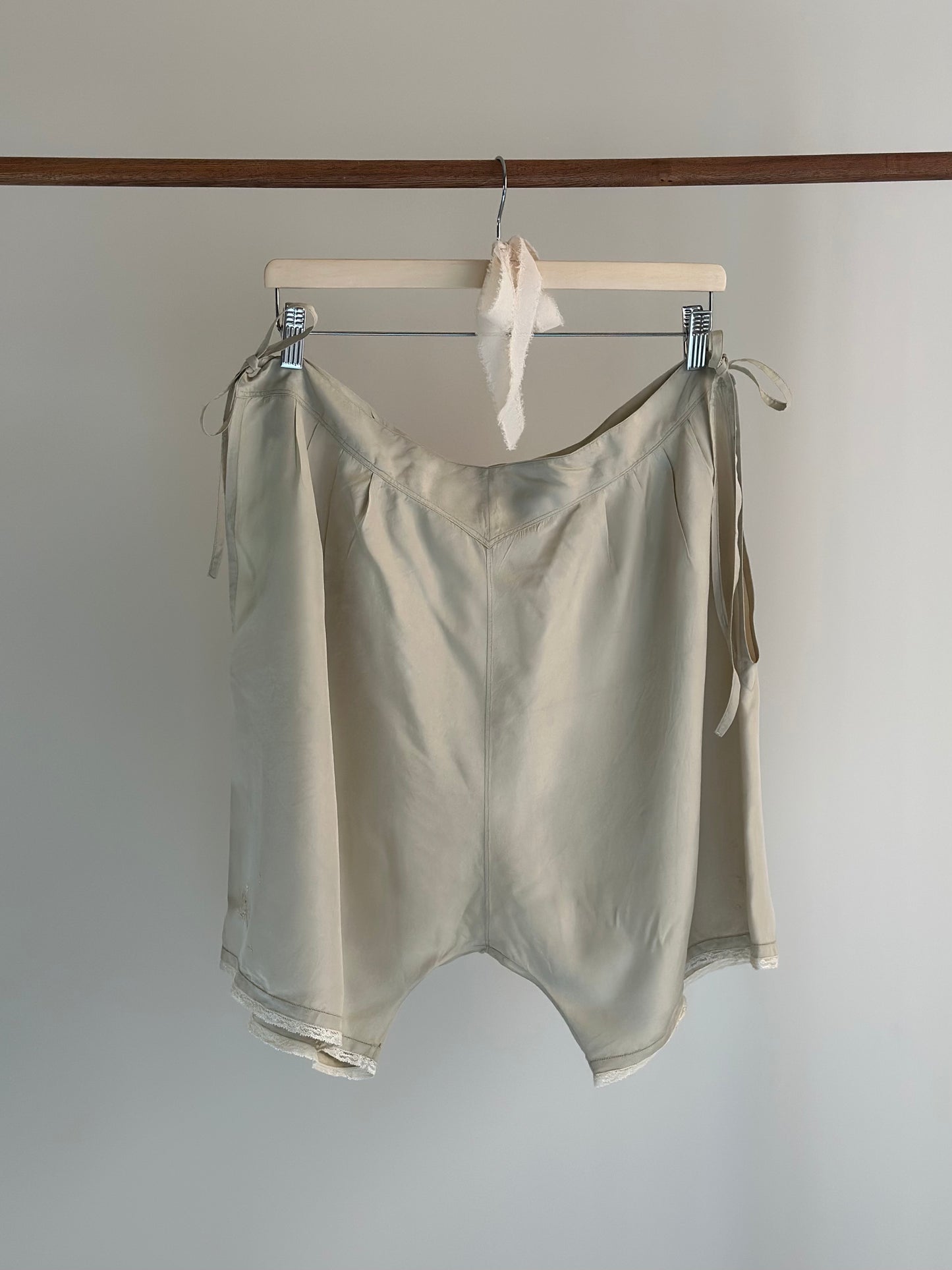 Pure Silk Beige Shorts