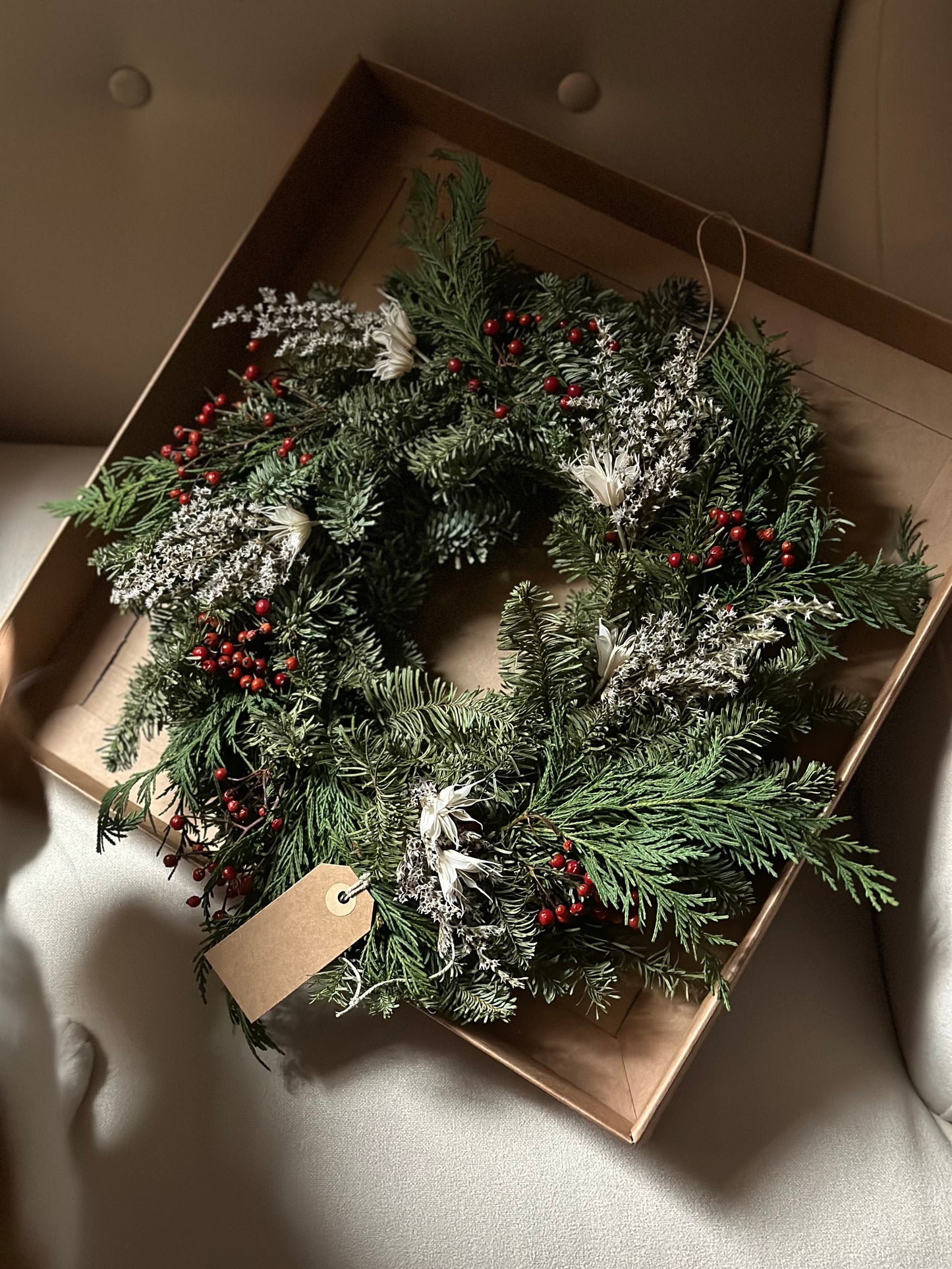 Handmade Winter Garland - White Nigella Orientalis