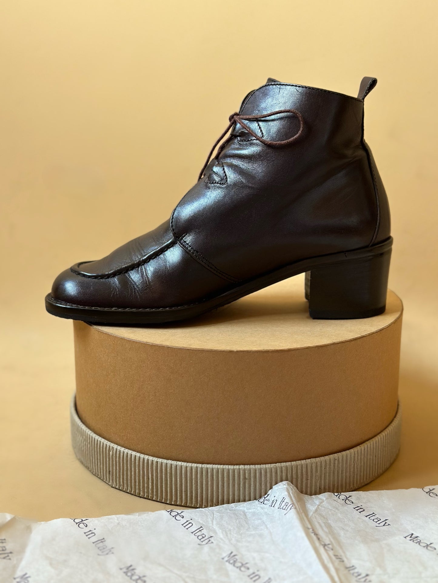 Vintage Leather Ankle Boots n. 38