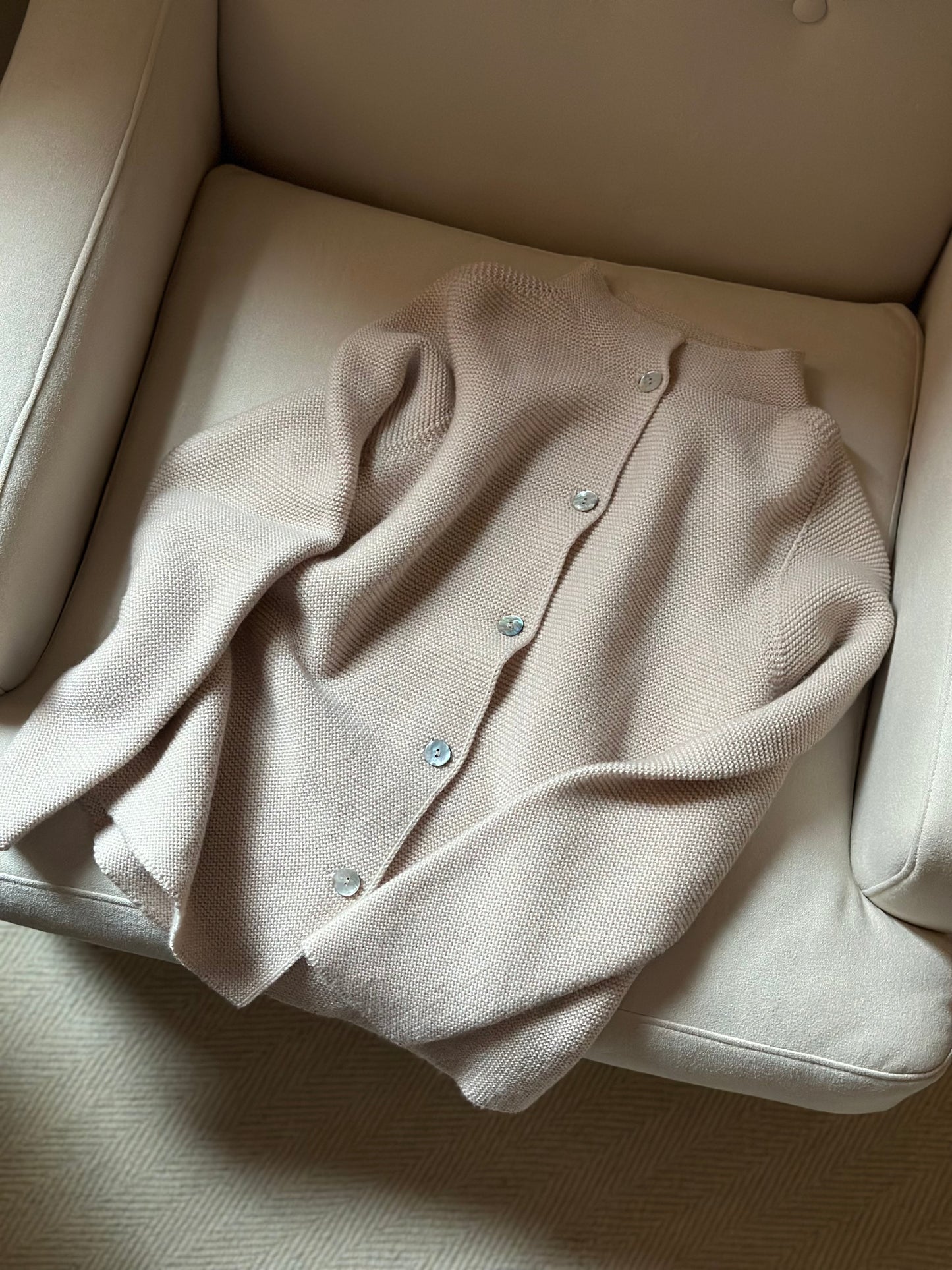 100% Wool Ribbed Cardigan Whit Pearl Buttons