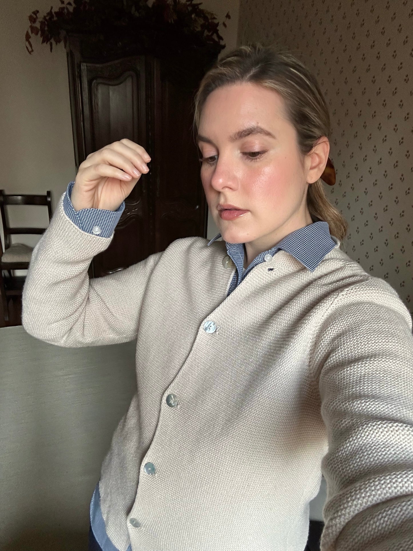 100% Wool Ribbed Cardigan Whit Pearl Buttons