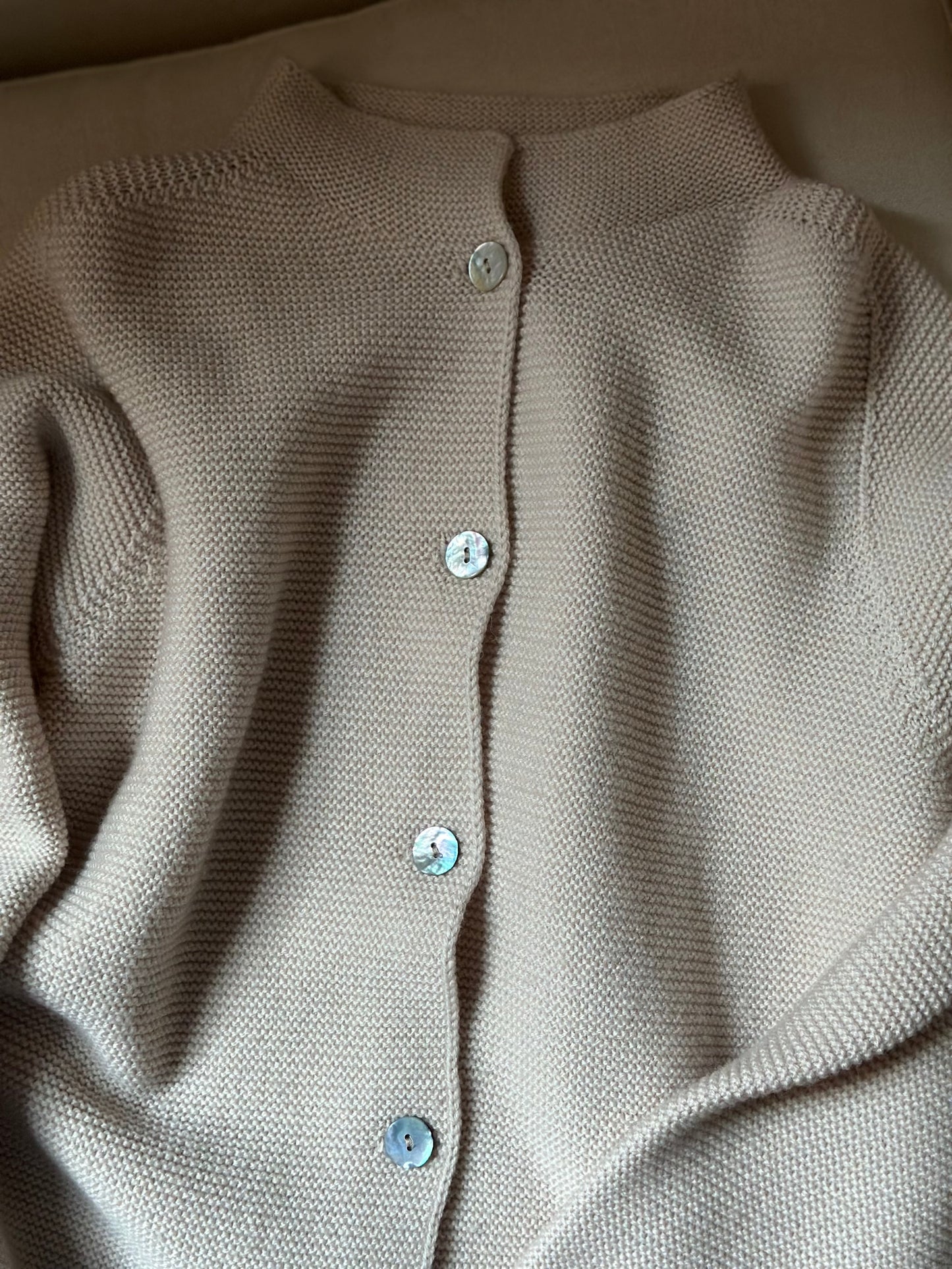 100% Wool Ribbed Cardigan Whit Pearl Buttons