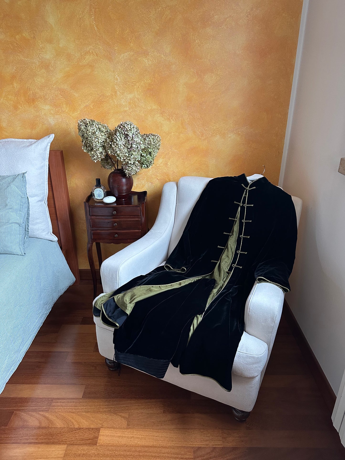 Black Silk Velvet Set With Green Lining