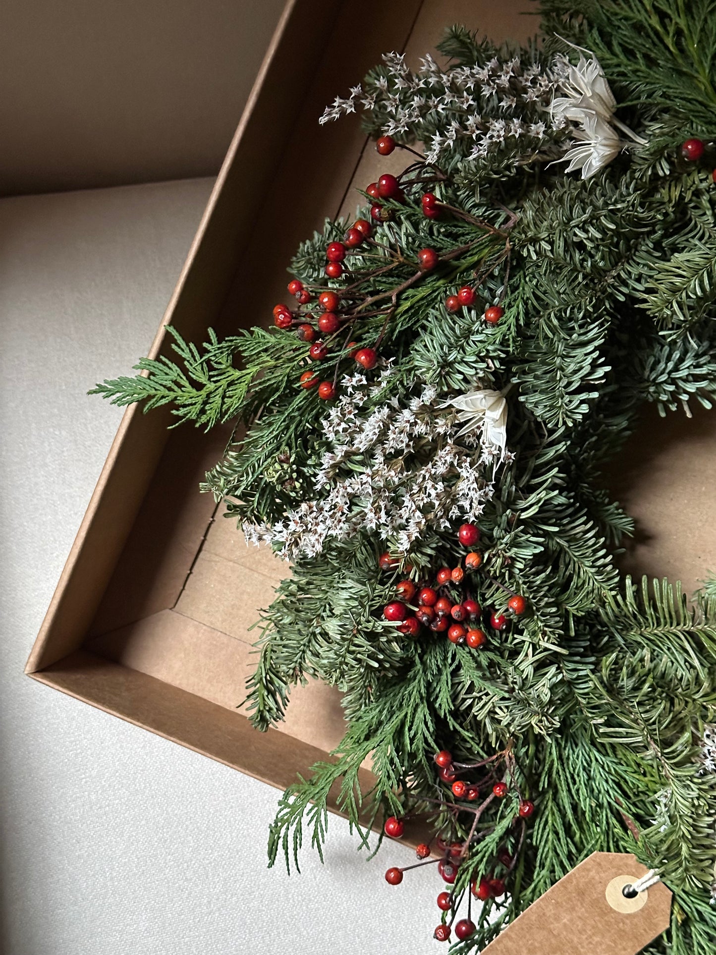 Handmade Winter Garland - White Nigella Orientalis