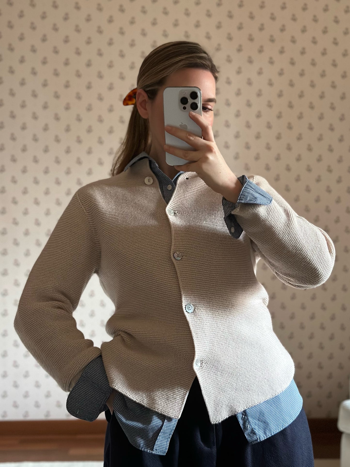 100% Wool Ribbed Cardigan Whit Pearl Buttons