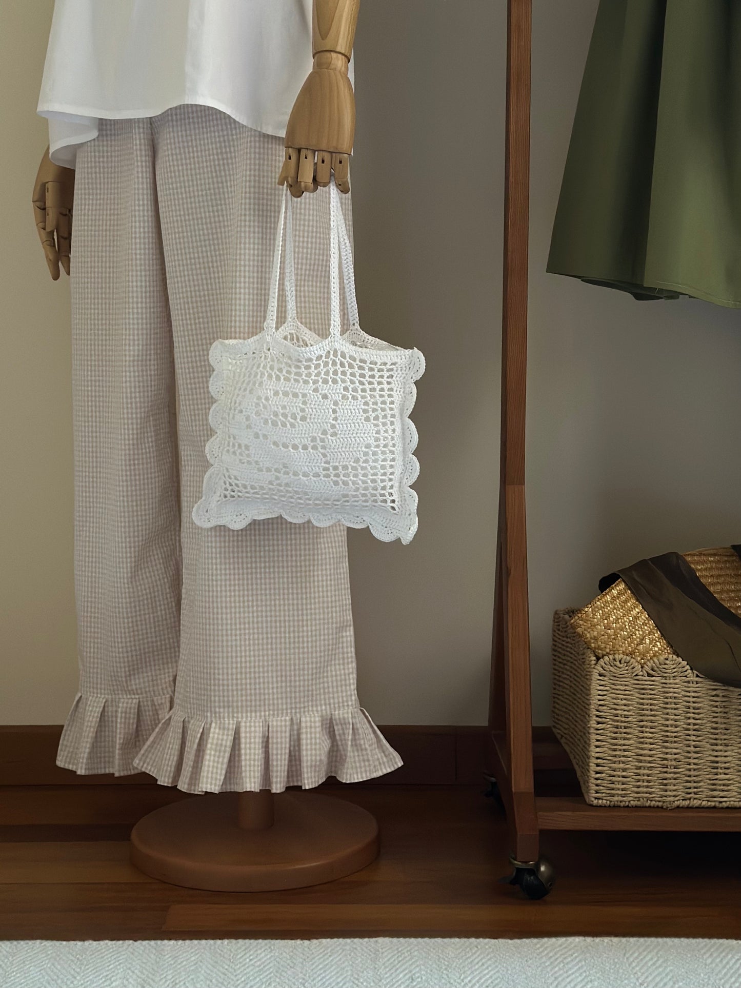 Filet Crochet White Rose Handbag