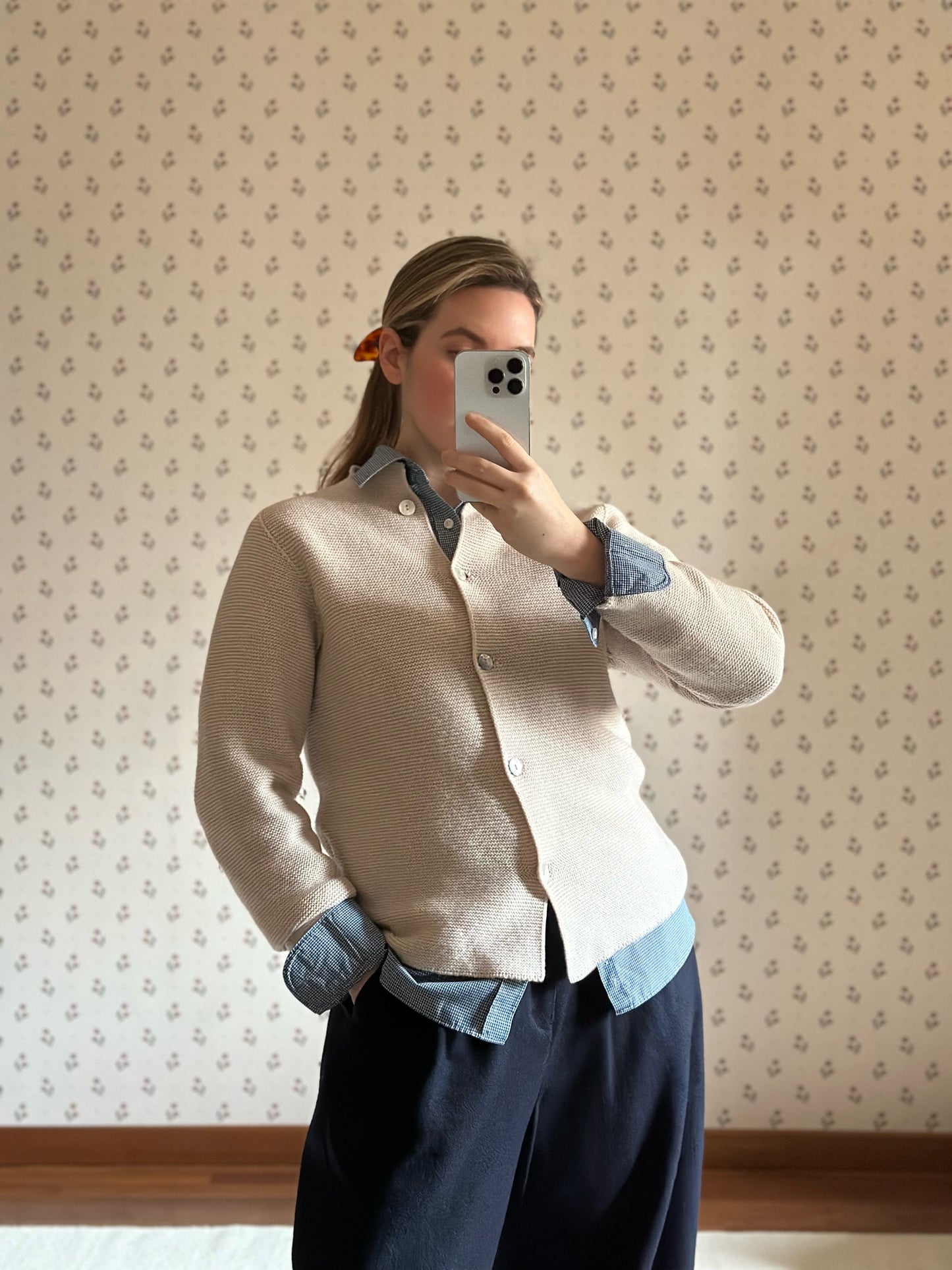 100% Wool Ribbed Cardigan Whit Pearl Buttons