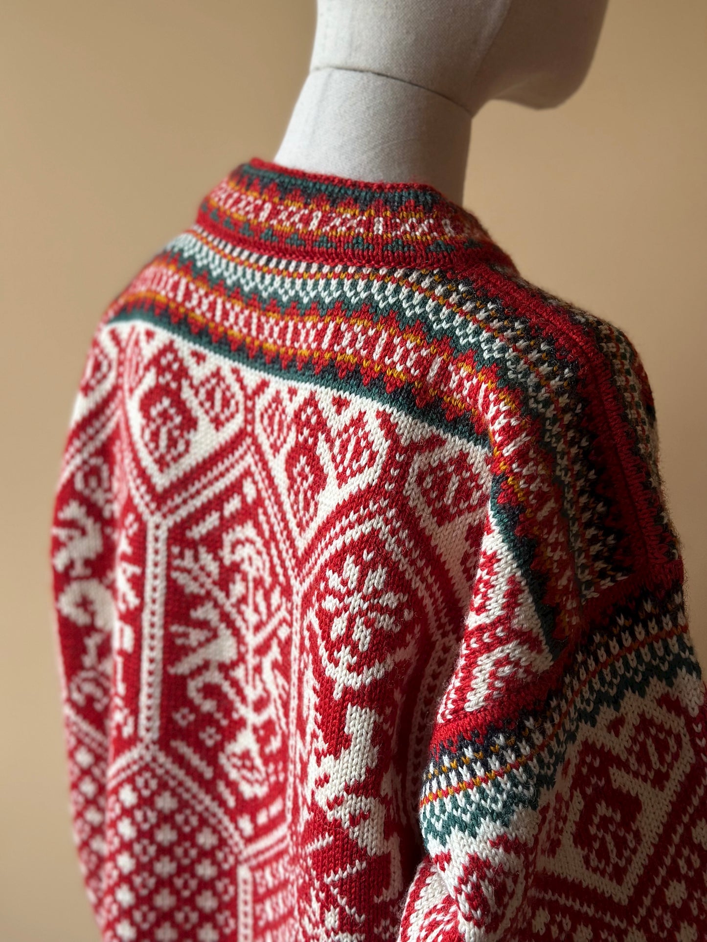 Vintage Traditional Norway Sweater