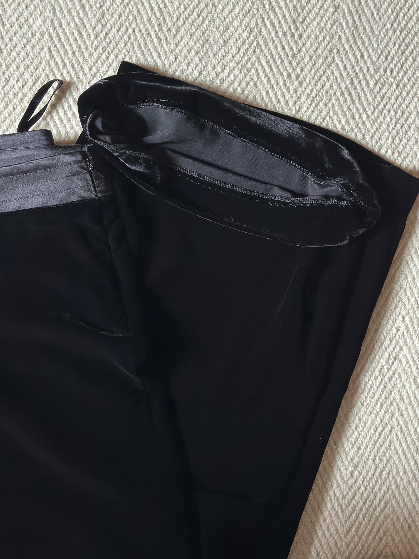 Black Silk Velvet Set With Green Lining