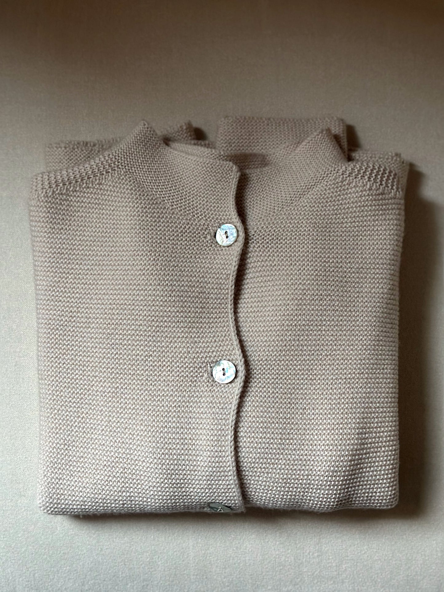 100% Wool Ribbed Cardigan Whit Pearl Buttons